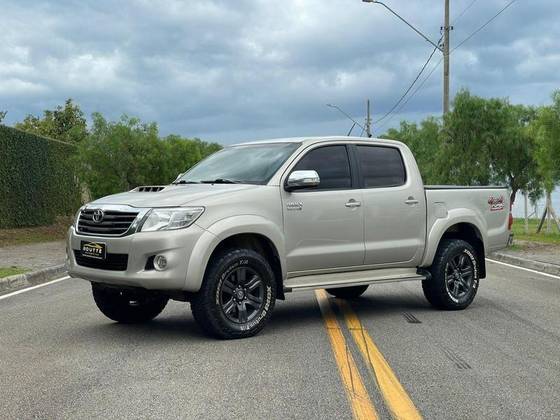 TOYOTA HILUX SW4 3.0 SRV 4X4 16V TURBO INTERCOOLER DIESEL 4P AUTOMÁTICO
